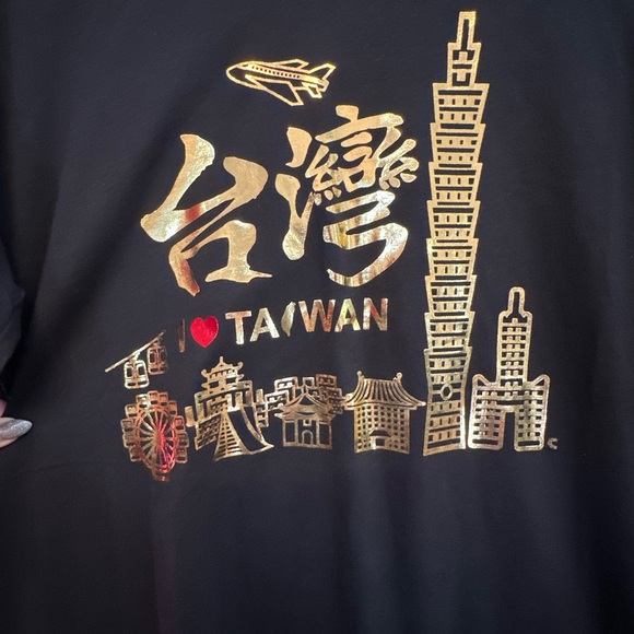 Black “I Love Taiwan” Gold Foil Tourist Souvenir T-Shirt Size XL (Unisex) - Picture 2 of 5
